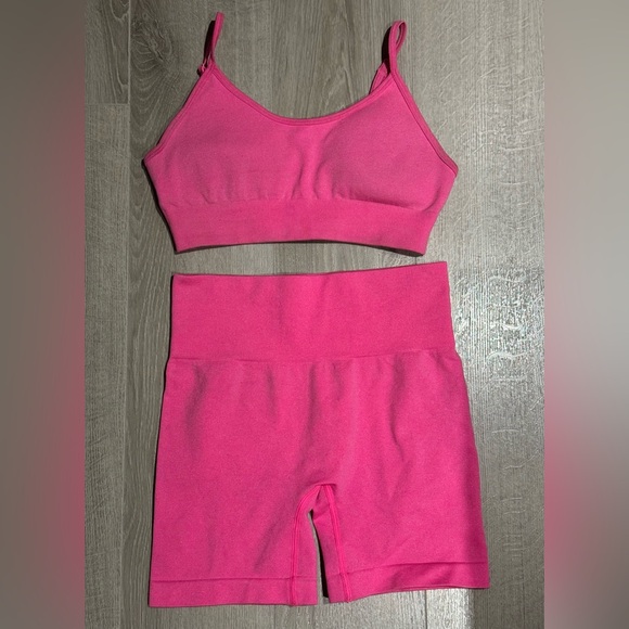 Pink Seamless Workout Set (S) - Picture 5 of 7